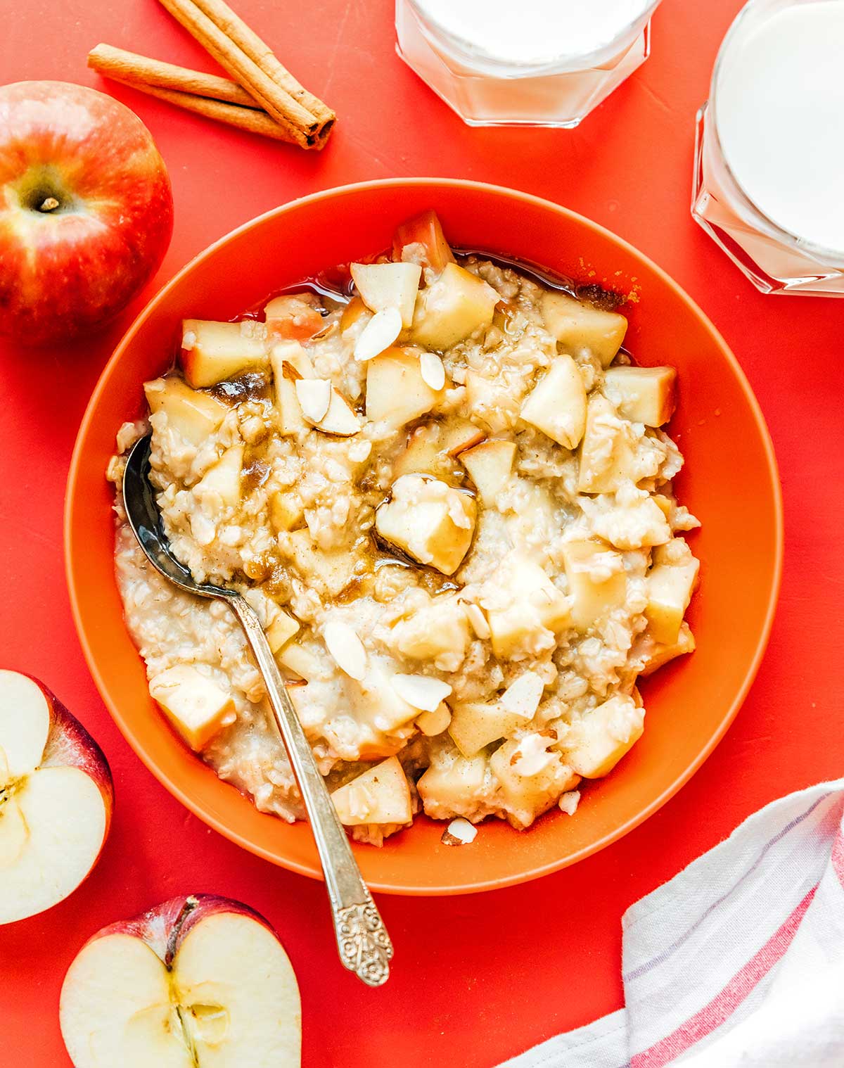 Minute Apple Cinnamon Oatmeal: Your Cozy Fall Breakfast
